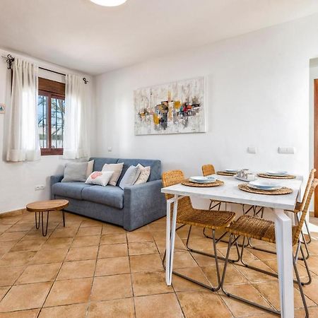 Gorgeous Home In Marbella With Kitchen Zewnętrze zdjęcie